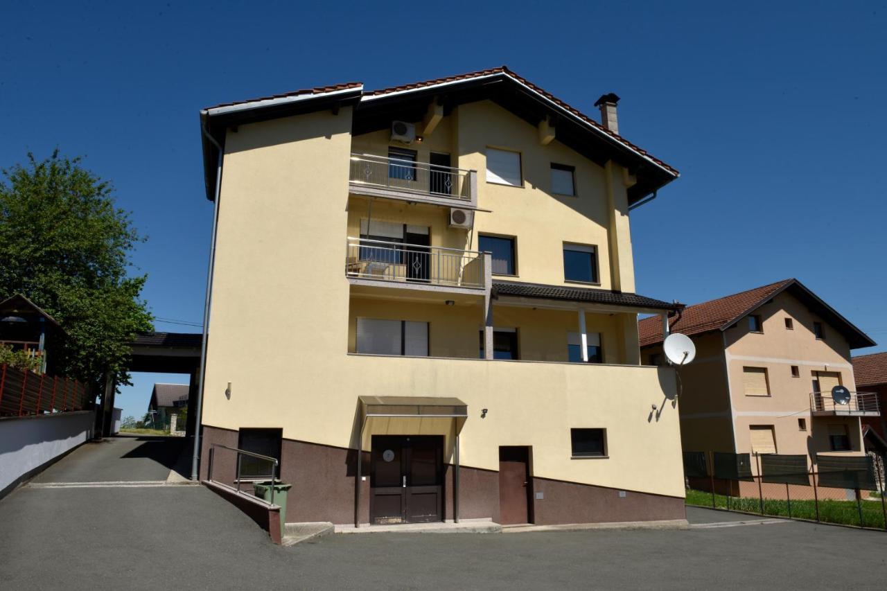 Apartmani I Bungalovi Trojka Баня Лука Екстериор снимка