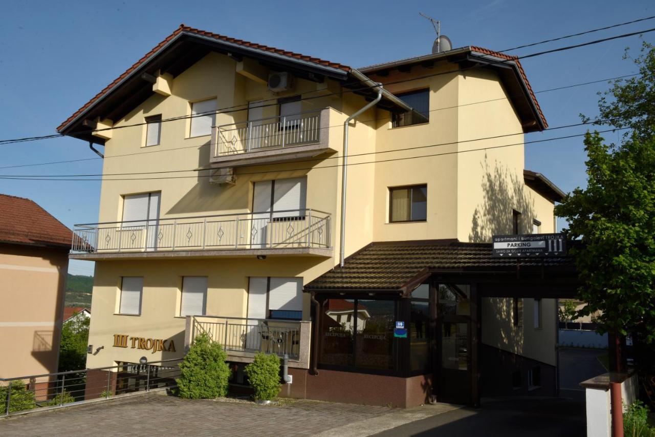 Apartmani I Bungalovi Trojka Баня Лука Екстериор снимка