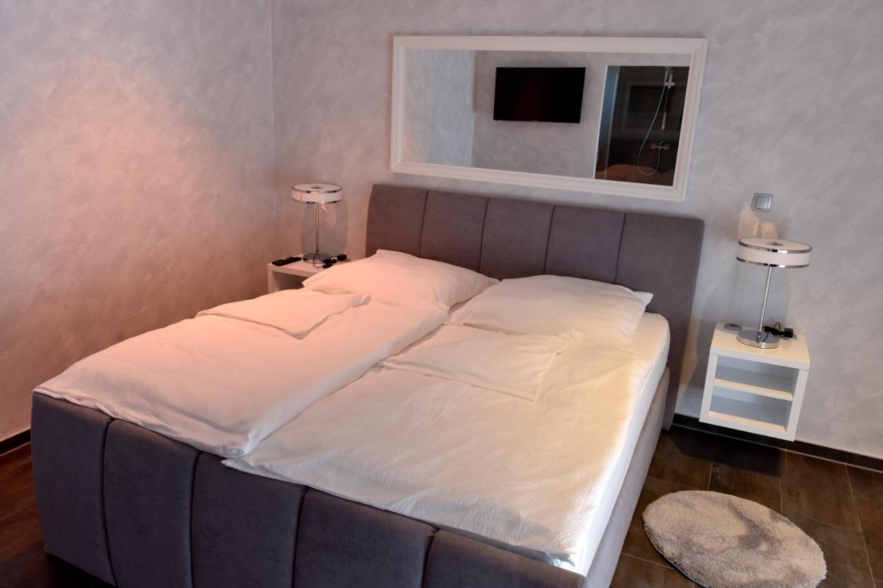 Apartmani I Bungalovi Trojka Баня Лука Екстериор снимка