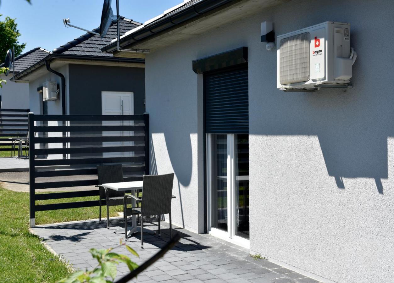 Apartmani I Bungalovi Trojka Баня Лука Екстериор снимка
