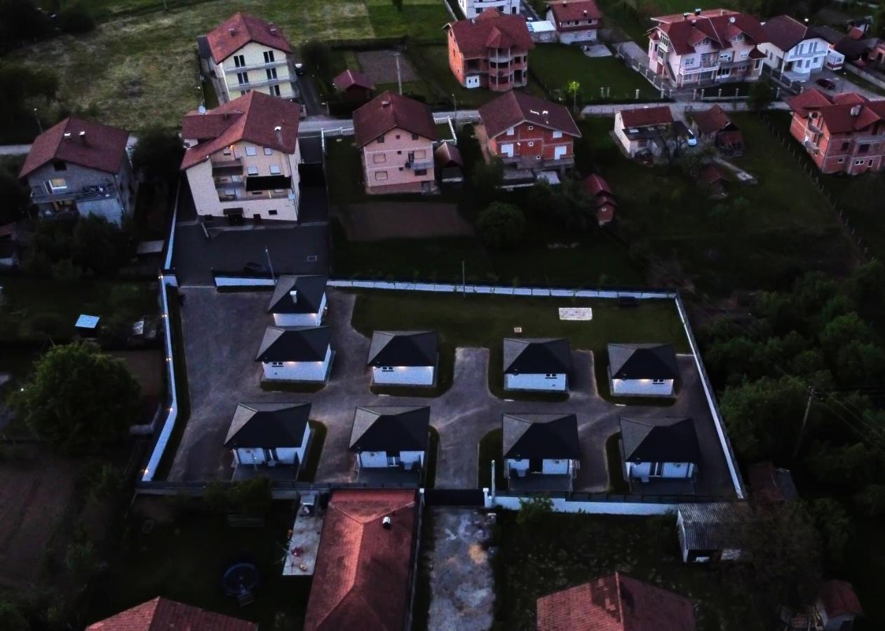 Apartmani I Bungalovi Trojka Баня Лука Екстериор снимка