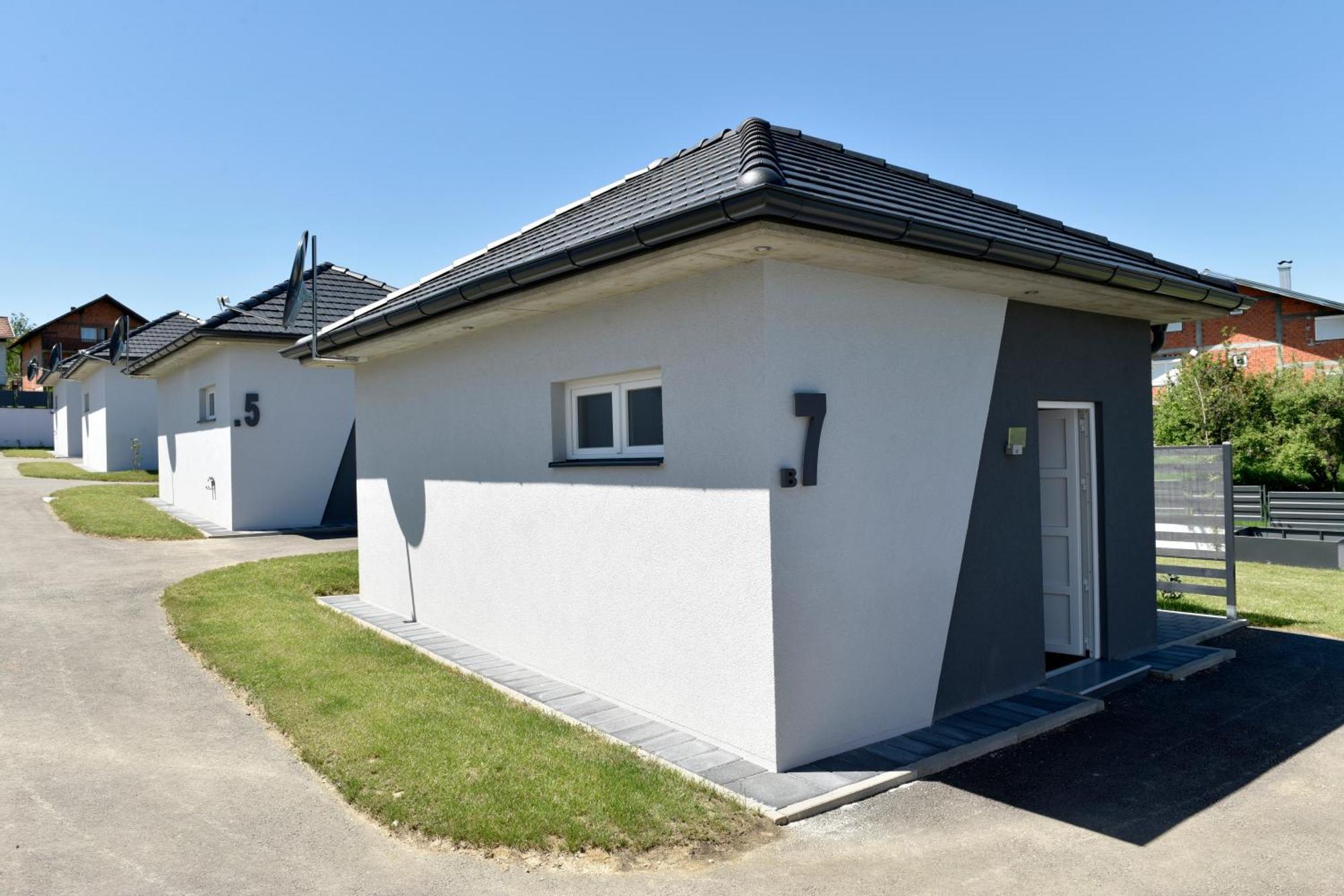 Apartmani I Bungalovi Trojka Баня Лука Стая снимка