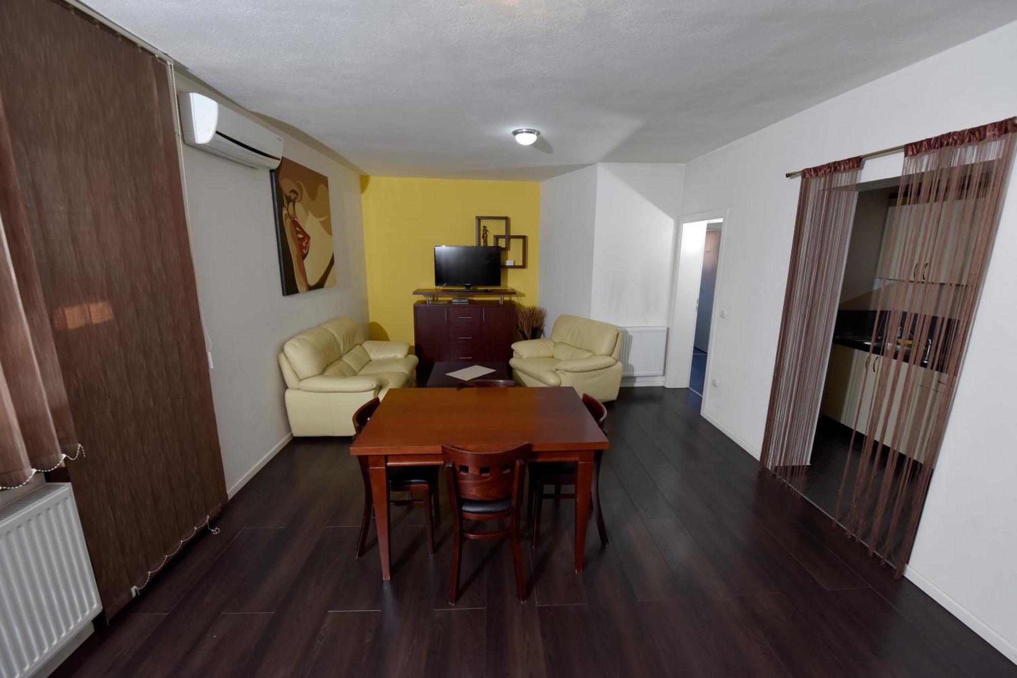 Apartmani I Bungalovi Trojka Баня Лука Стая снимка